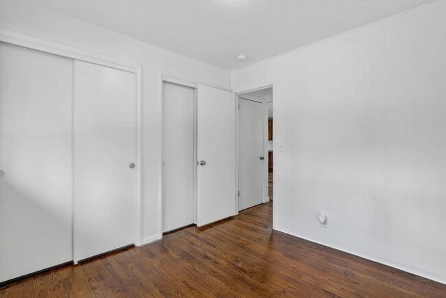 Building Photo - 4 bedroom: Single Level SE Portland Home