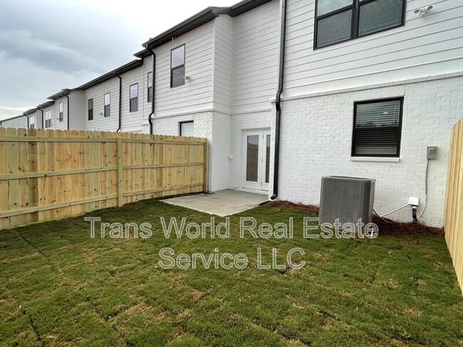 Building Photo - 158 N Auburn Landing Pl