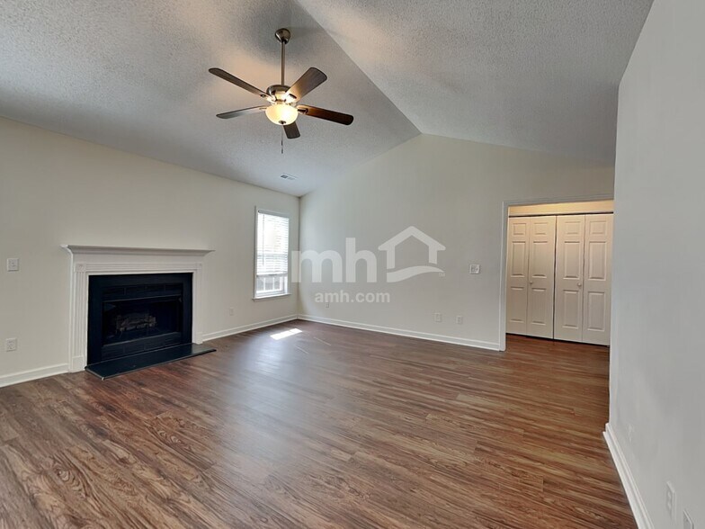 Building Photo - 5410 Bridgegate Dr
