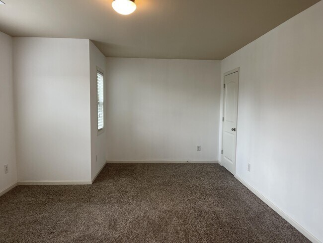 Building Photo - 765 Westmoreland Ln NE