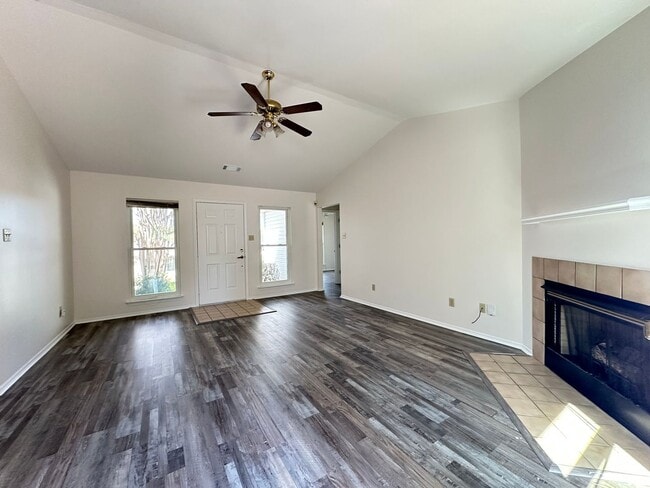 Building Photo - Home for Rent!