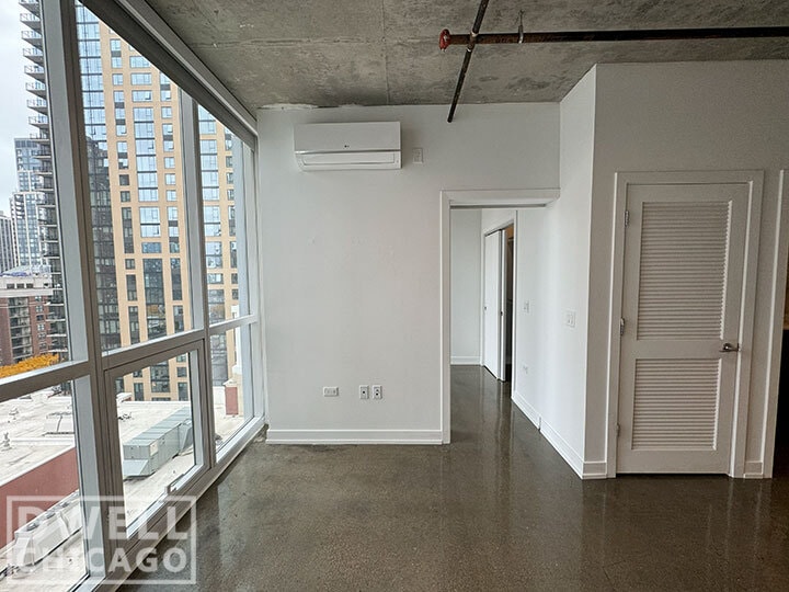 Building Photo - 102 W Chicago Ave