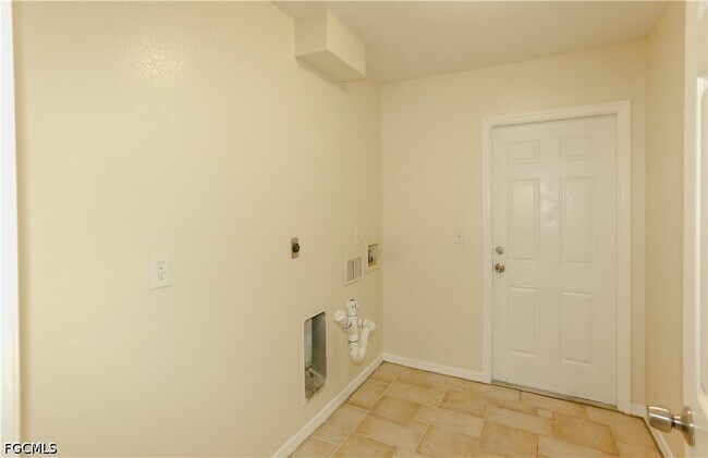 Building Photo - 3417 28th St SW