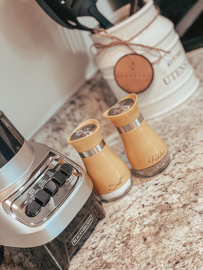 Building Photo - 5226 Perry St