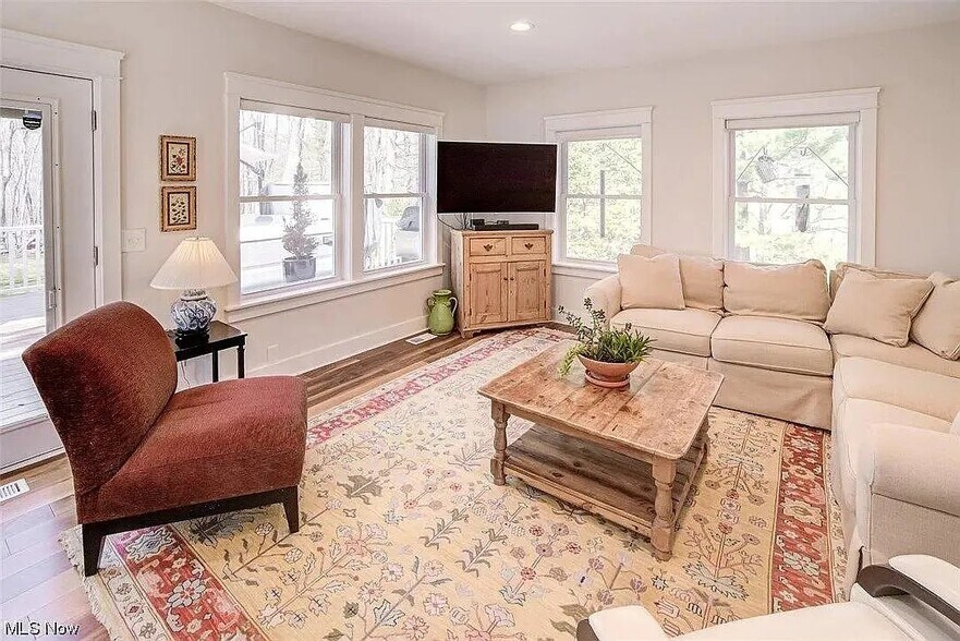 Building Photo - 343 E Garfield Rd