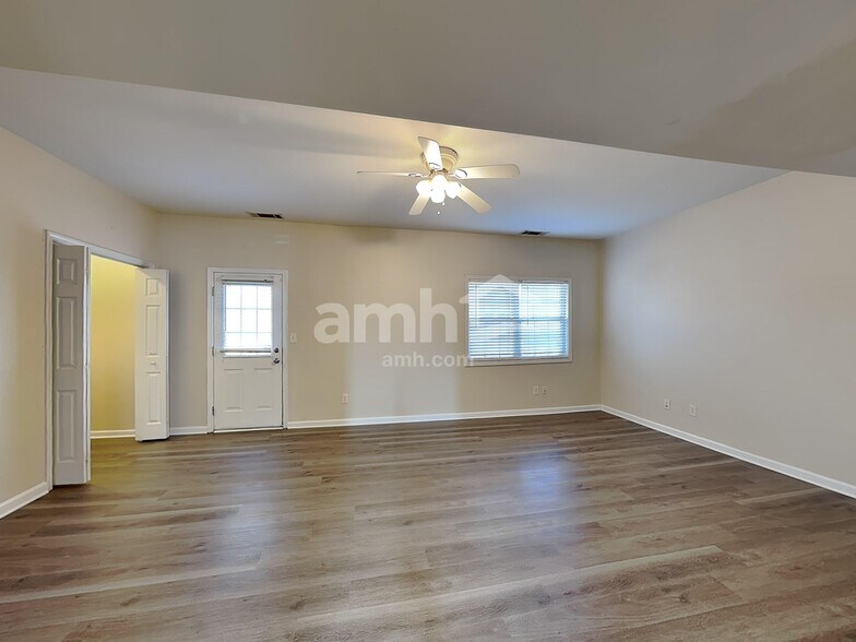 Building Photo - 1172 Cumberland Creek Way SW