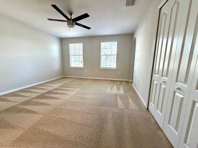 Building Photo - 3 Bedroom 2.5 Bathroom in Ashburn Square