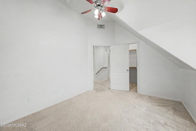Building Photo - 744 E Adams St