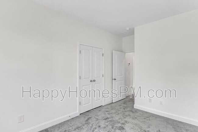 Building Photo - 335 Chapman Cir