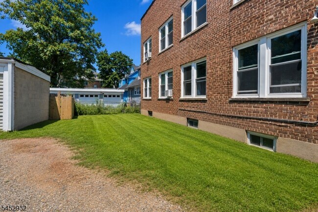 Building Photo - 60 Elmwood Ave