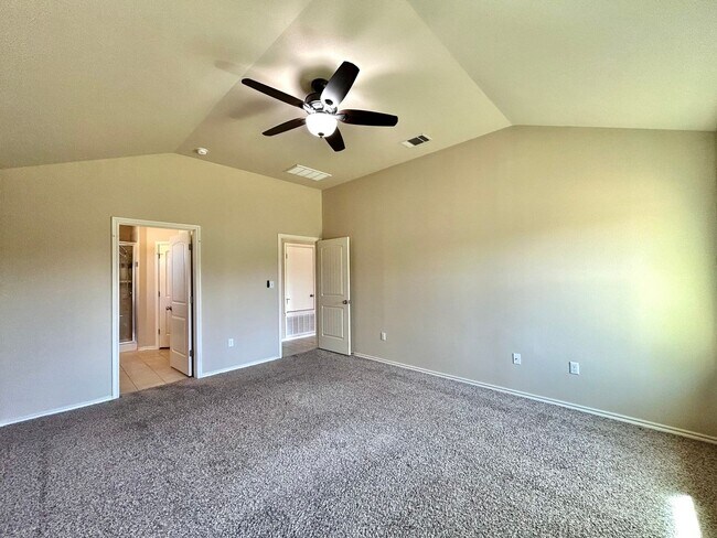 Building Photo - Charming 3-Bedroom Home with Open Layout & Covered Patio!
