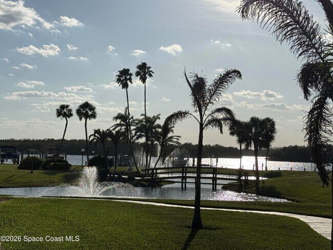 Building Photo - 760 S Brevard Ave