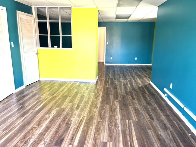 Primary Photo - 821 W 26th St