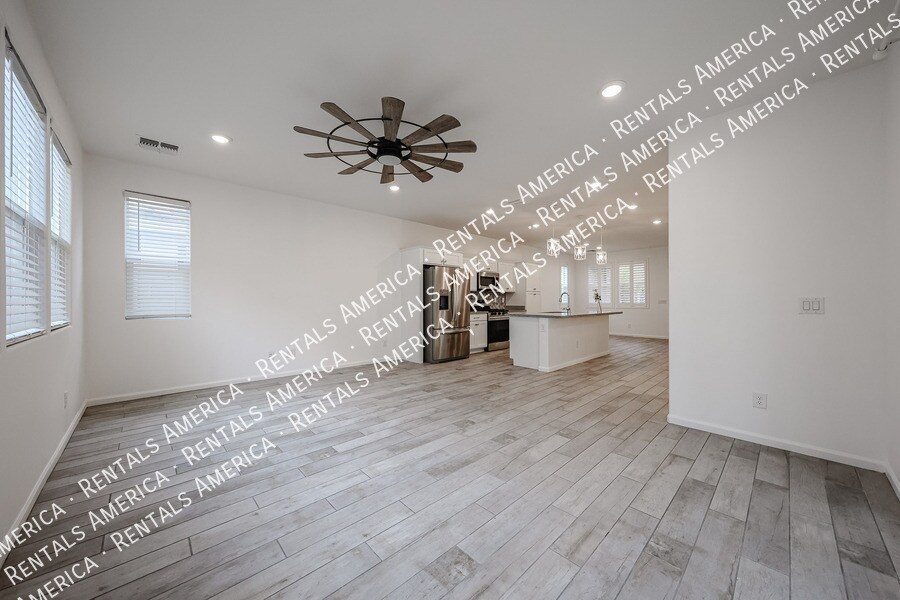 Building Photo - 1857 W 22nd Ave