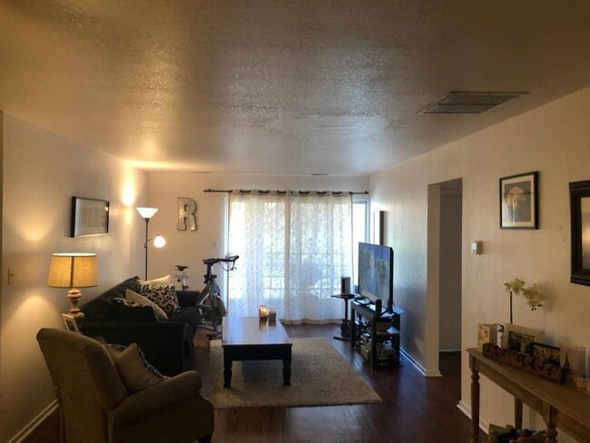 Building Photo - 110 S 800 E