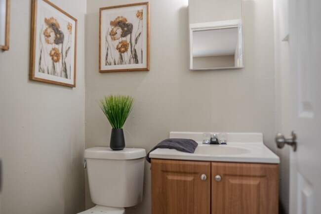 Building Photo - FREE DECEMBER RENT!!!! GORGEOUS REMODELED HOME!!!