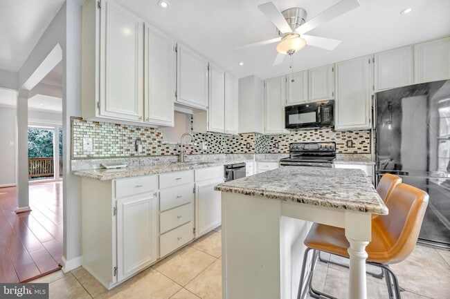 Building Photo - 7826 Mt Woodley Pl