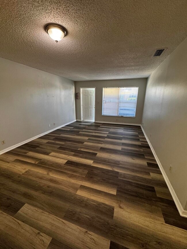 Building Photo - 4510 Parker Ave
