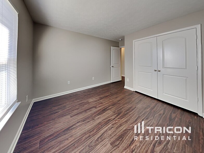 Building Photo - 7270 Burlat Ln