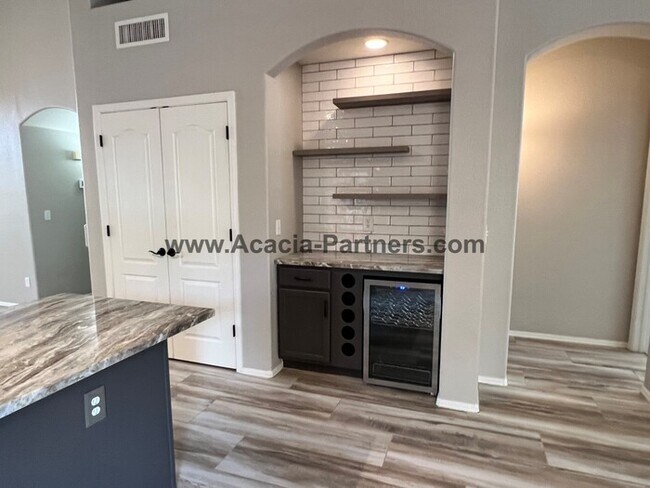 Building Photo - Three Bedroom home in Rancho Escondido