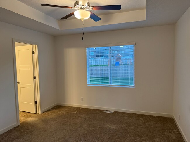 Building Photo - Modern Home With Open Layout For Rent In B...