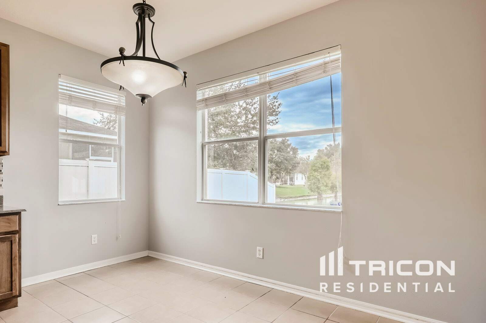 Building Photo - 4422 Fieldview Cir