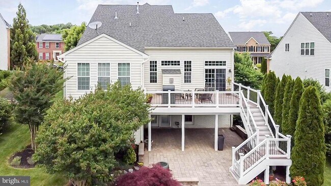 Building Photo - 714 Monarchos Dr
