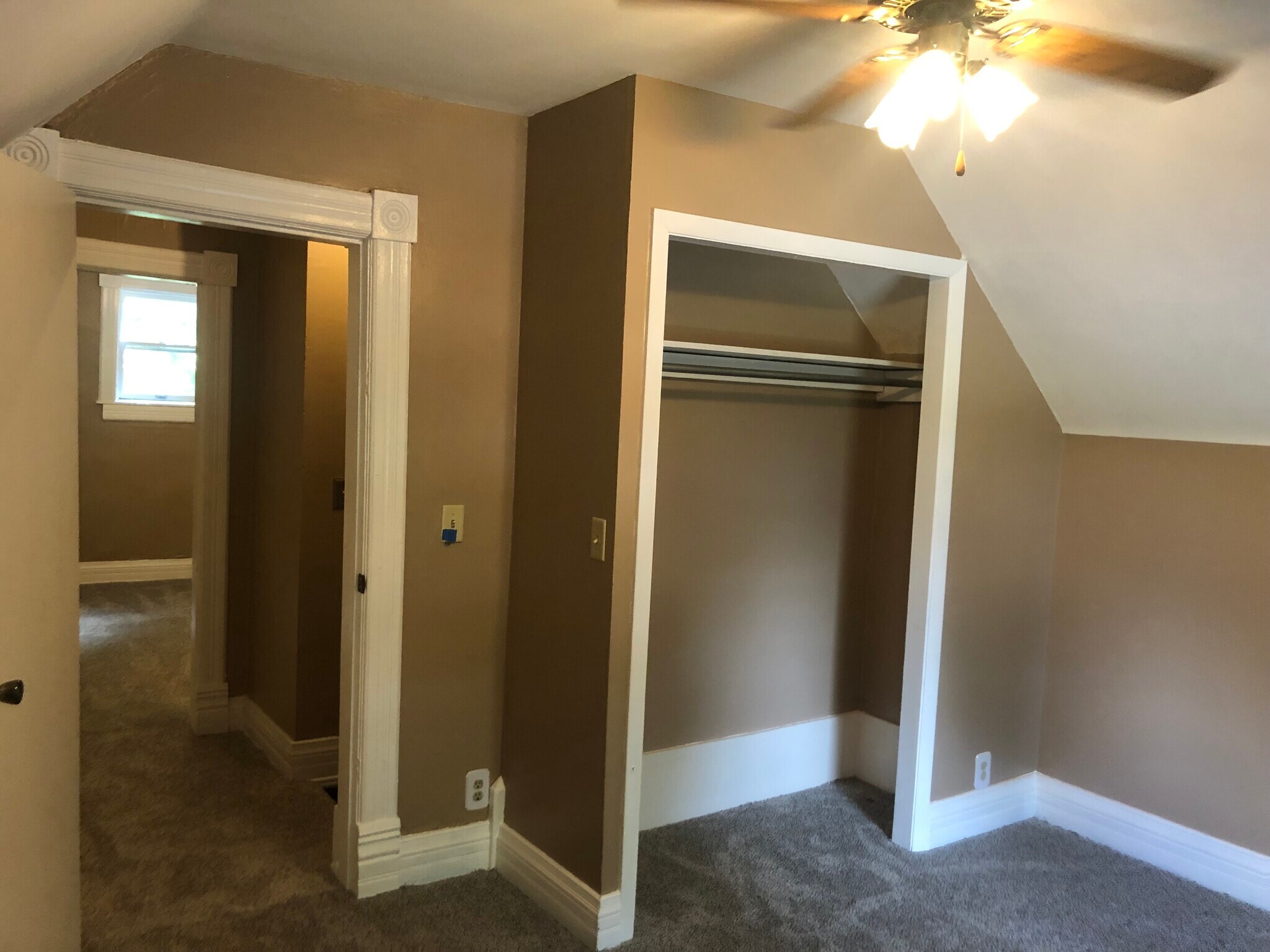 Building Photo - 629 Dayton Ave