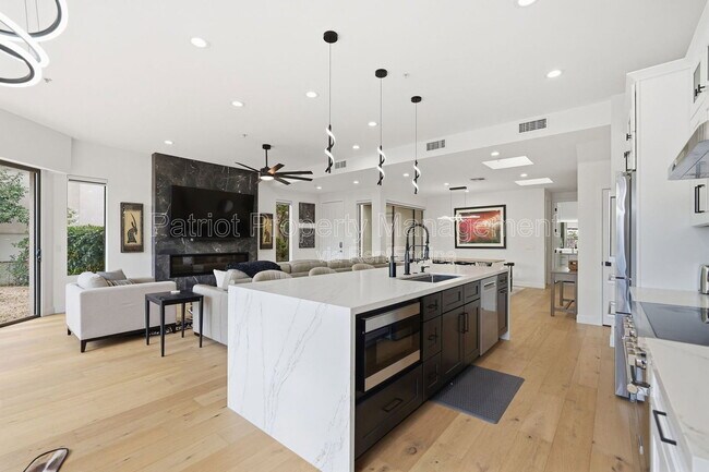 Building Photo - 8989 N Gainey Center Dr