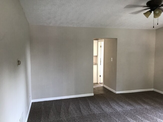 Building Photo - Lane St