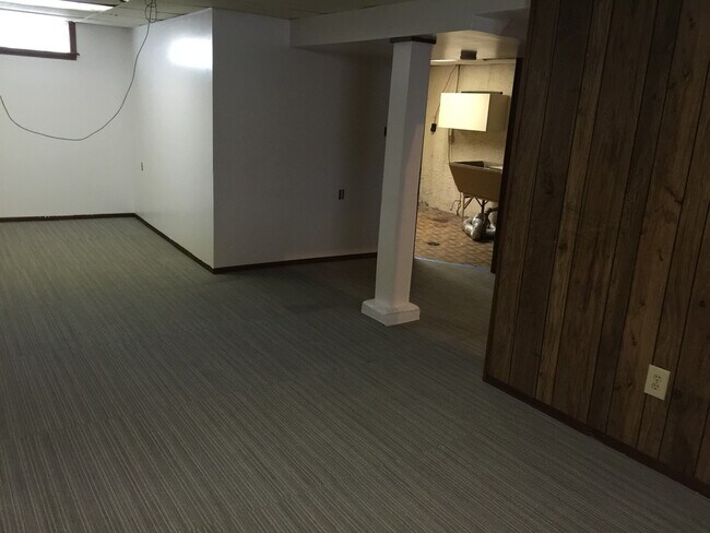 Building Photo - 3 bedroom 2 bath bungalow with finished basement