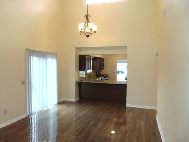 Building Photo - Venetian Villa 2 Bedroom 2 Bath 2 Car Garage w/Waterview!