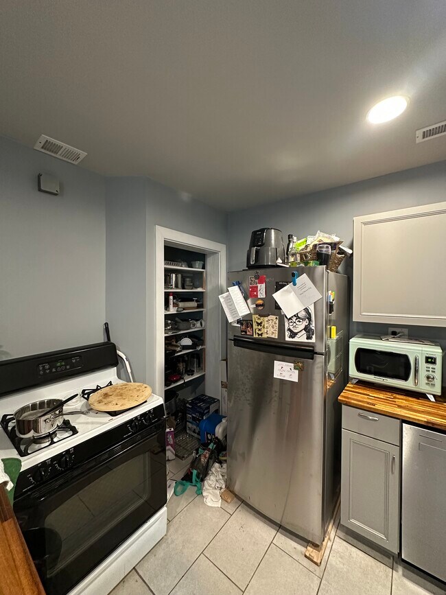 Building Photo - 1932 Eastern Ave