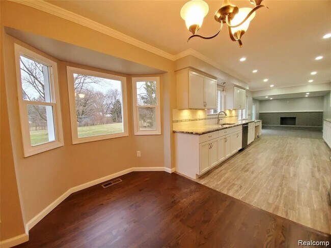Building Photo - 15596 Nola Cir