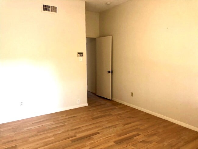 Building Photo - 15650 Pebble Lake Dr
