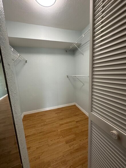 Master closet - 18637 Lake Worth Blvd