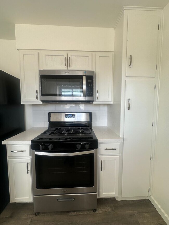 Building Photo - NW Visalia Charming home coming soon!