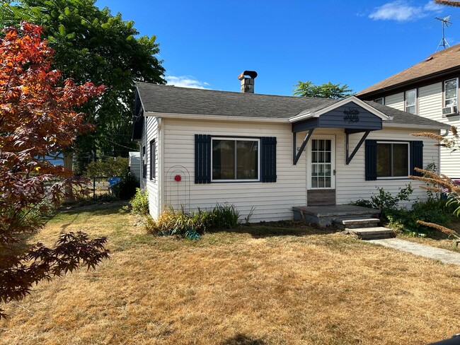 Building Photo - Charming Cottage in Downtown Washougal