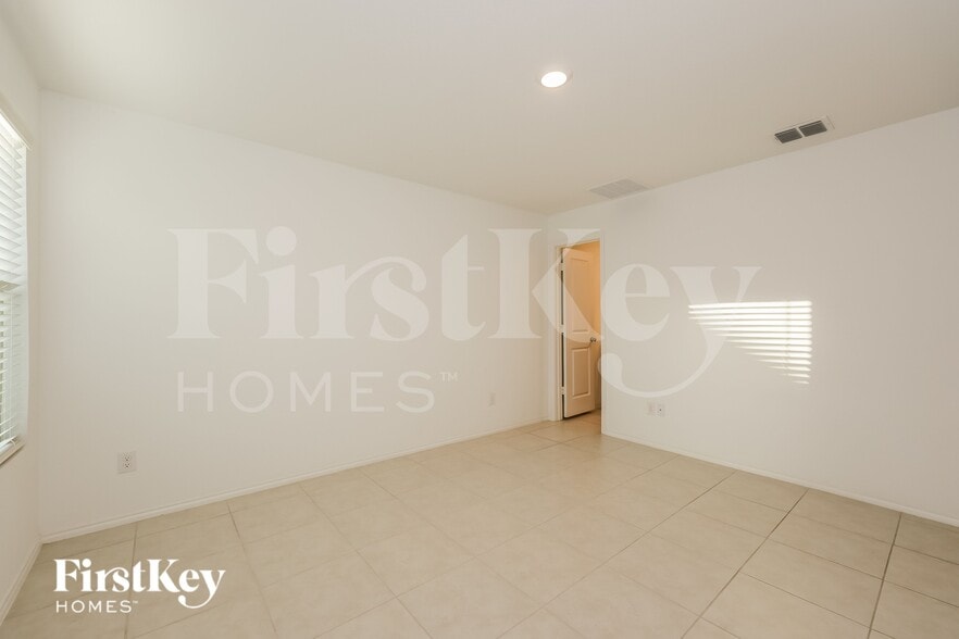 Building Photo - 14837 Firerock Rd