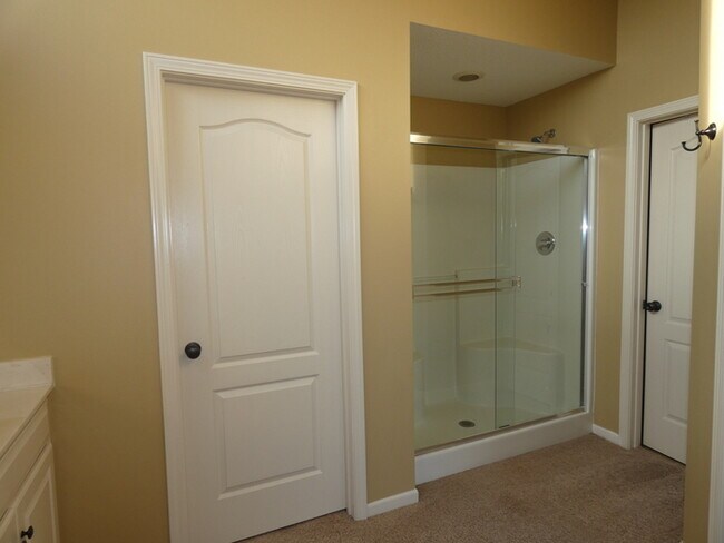 Building Photo - Beautifully Updated Home in Staley Area!