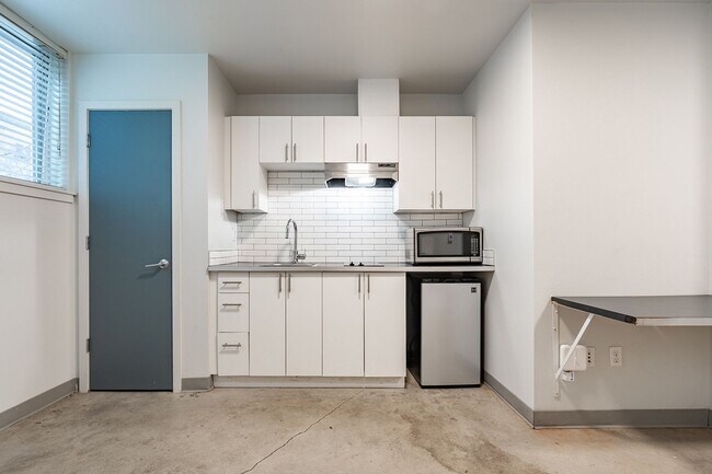 Interior Photo - Alcove First Hill - Efficient and Convenie...