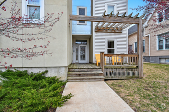 Building Photo - 2905 N Newhall St