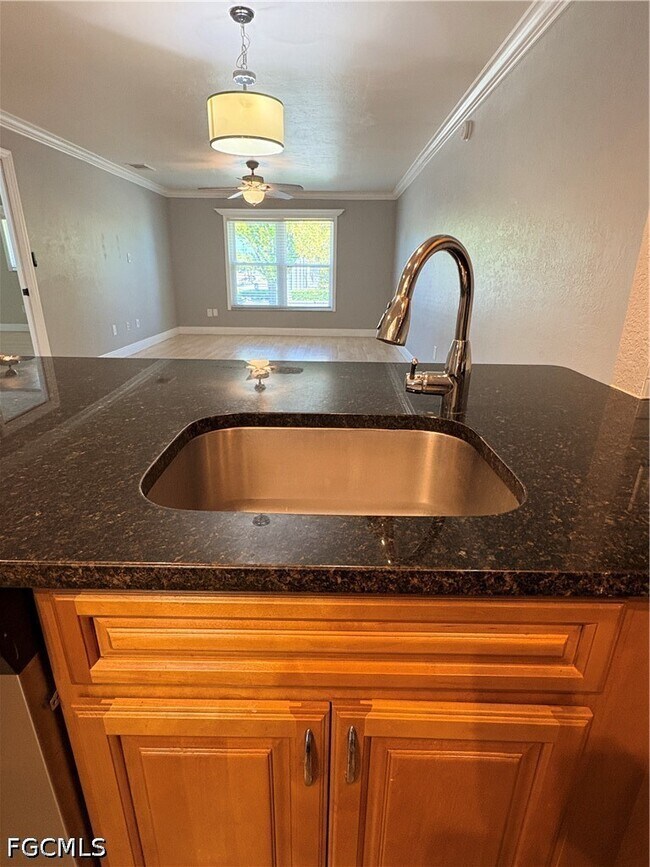 Building Photo - 2510 SE 16th Pl