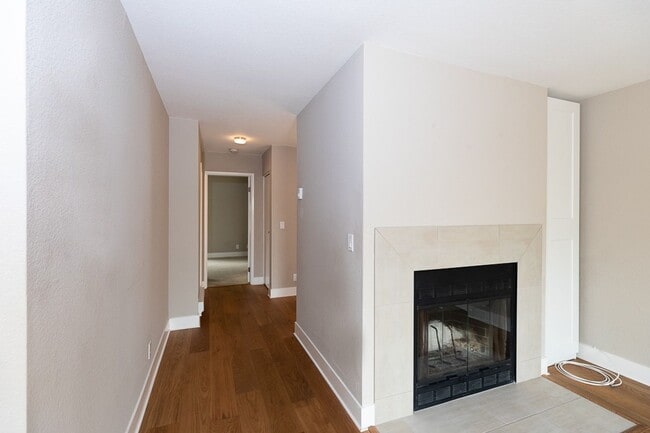 Building Photo - Waterfront living at The Shores in Richmond