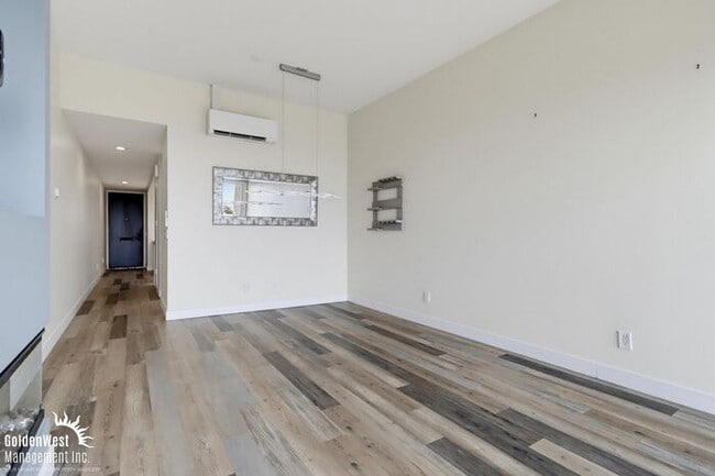 Building Photo - Beautifully Renovated 2Bdm 2.5Ba Mission Hills Condo with Bay Views!