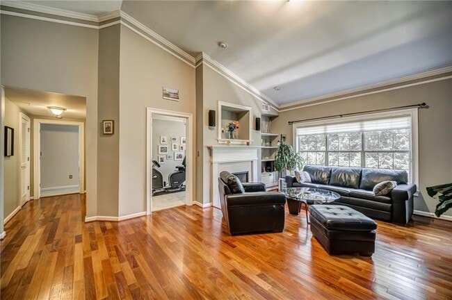 Building Photo - 3275 Lenox Rd NE