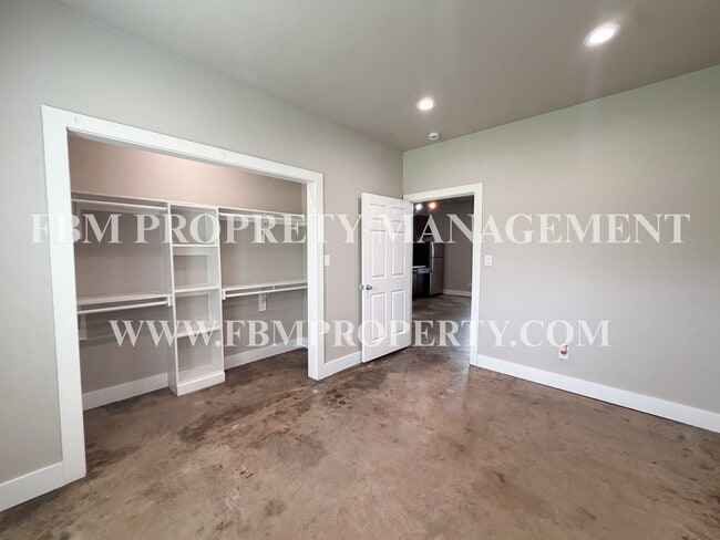 Building Photo - 8712 S Fm 148