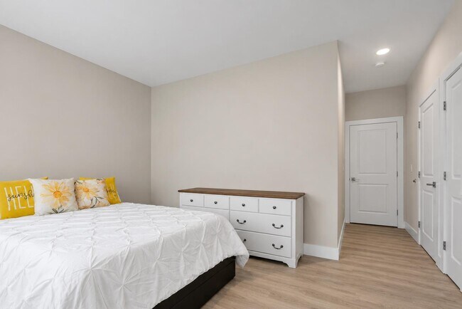 Building Photo - 4805 Aschoff Pl