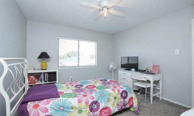 Building Photo - 6010 Ridgebriar Ln