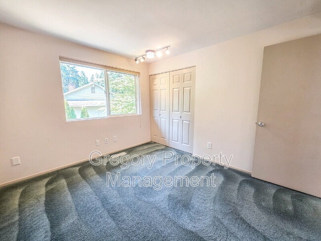 Building Photo - 11757 NE 143rd St